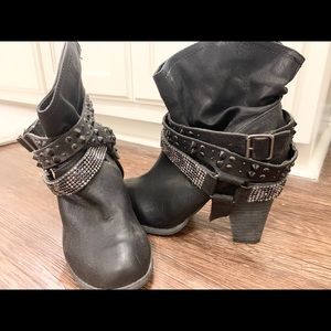 Size 9 Buckle Boots